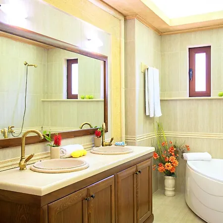 Tatil Evi Fuer 14 Personen In Rethymnon, Kreta Nordkueste Kretas Adelianos Kampos
