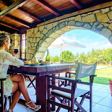Fuer 14 Personen In Rethymnon, Kreta Nordkueste Kretas * Adelianos Kampos