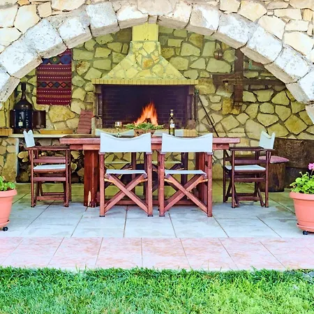 Fuer 14 Personen In Rethymnon, Kreta Nordkueste Kretas Tatil Evi Adelianos Kampos